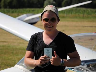 Prüfung erfolgreich gemeistert - Hero image 1